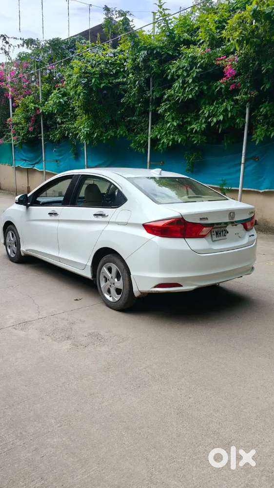 Honda City Petrol Topend Model Sanroof