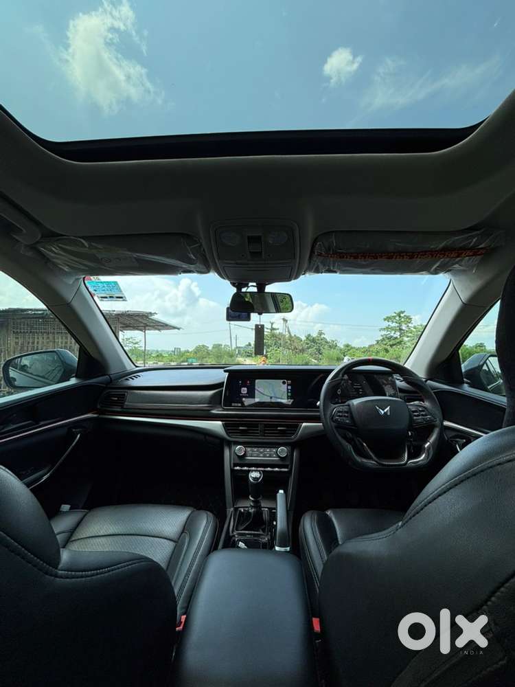 Mahindra Xuv700 Petrol Manual 2024