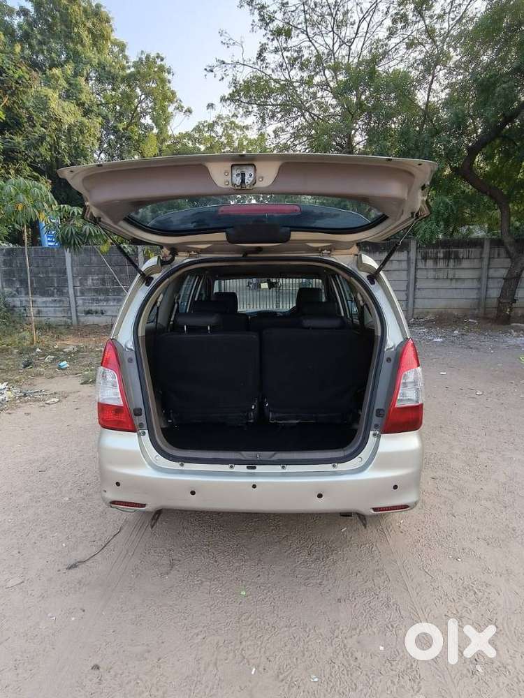 Toyota Innova 2.5 Gx (diesel) 8 Seater Bs Iv, 2015, Diesel