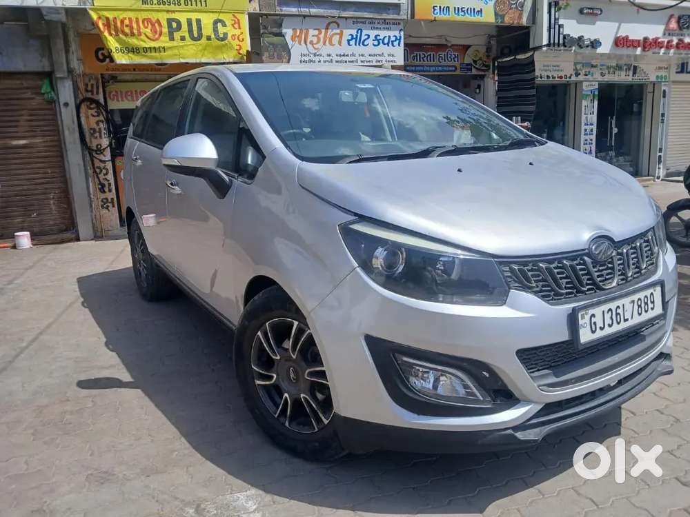 Mahindra Marazzo M8 2018
