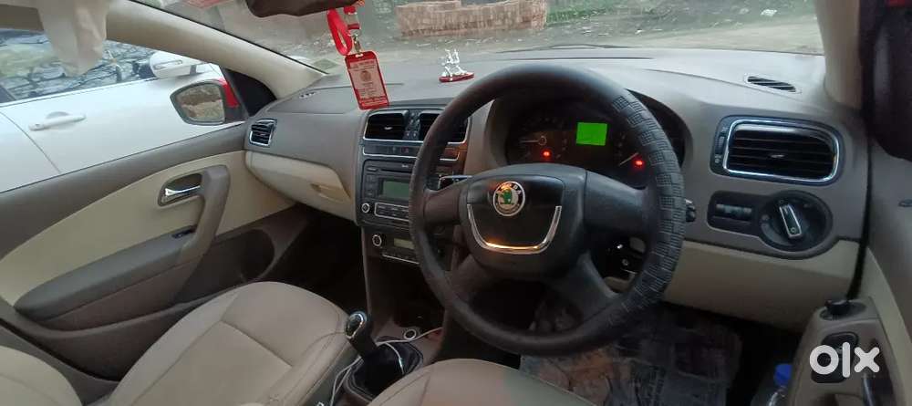 Urgent Sell Good Condition Skoda Rapid Tsi 2013 Diesel 80000 Km Driven