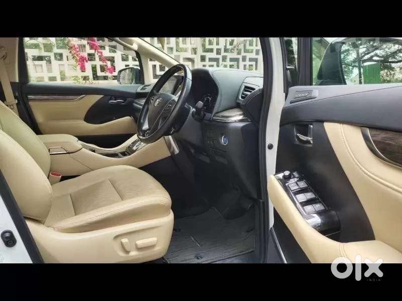 Toyota Vellfire 2.5 Hybrid, 2021, Petrol