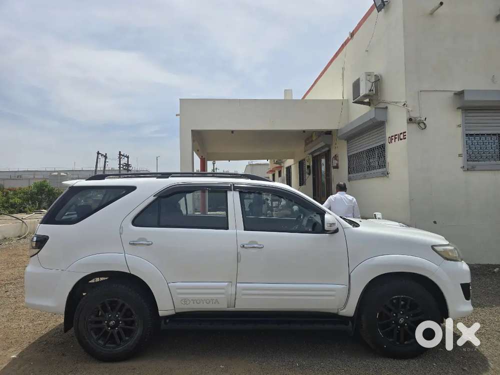 Toyota Fortuner 2015