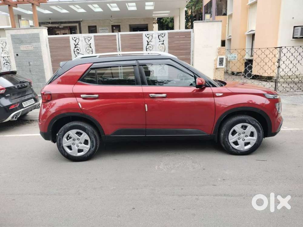 Hyundai Venue S 1.2 Petrol, 2020