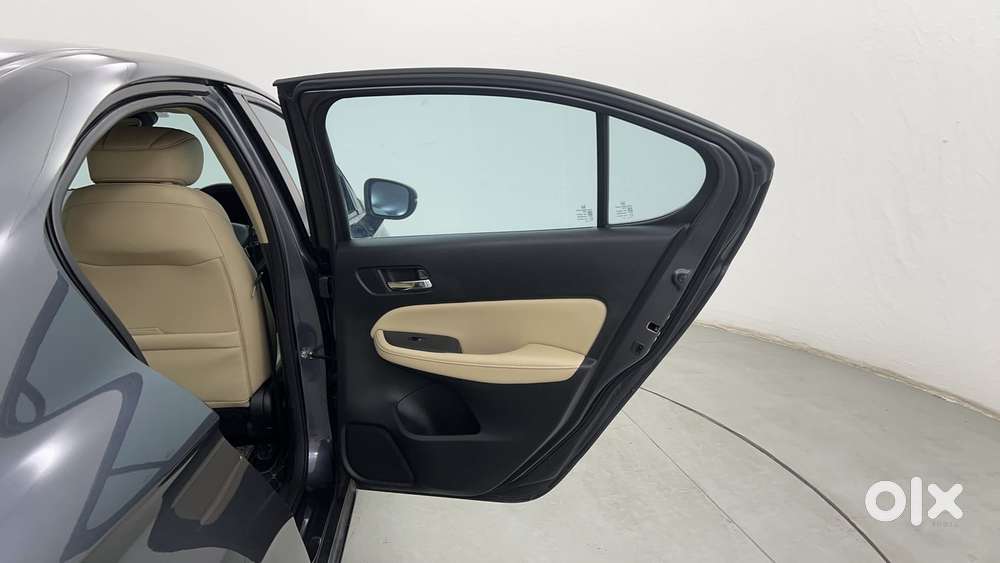 Honda City 1.5 Zx I-vtec Mt, 2023, Petrol