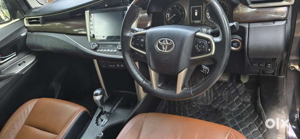 Toyota Innova Crysta 2.8z Automatic, 2022, Diesel