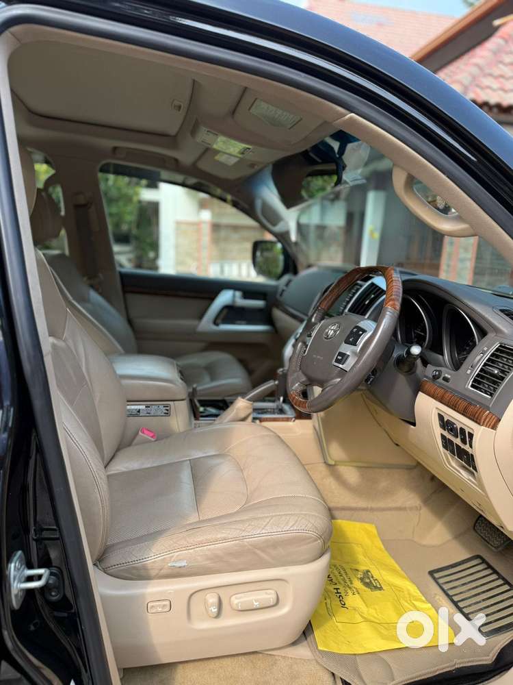 Toyota Land Cruiser [2015-2020] 4.5 Vx Lc 200, 2015, Diesel