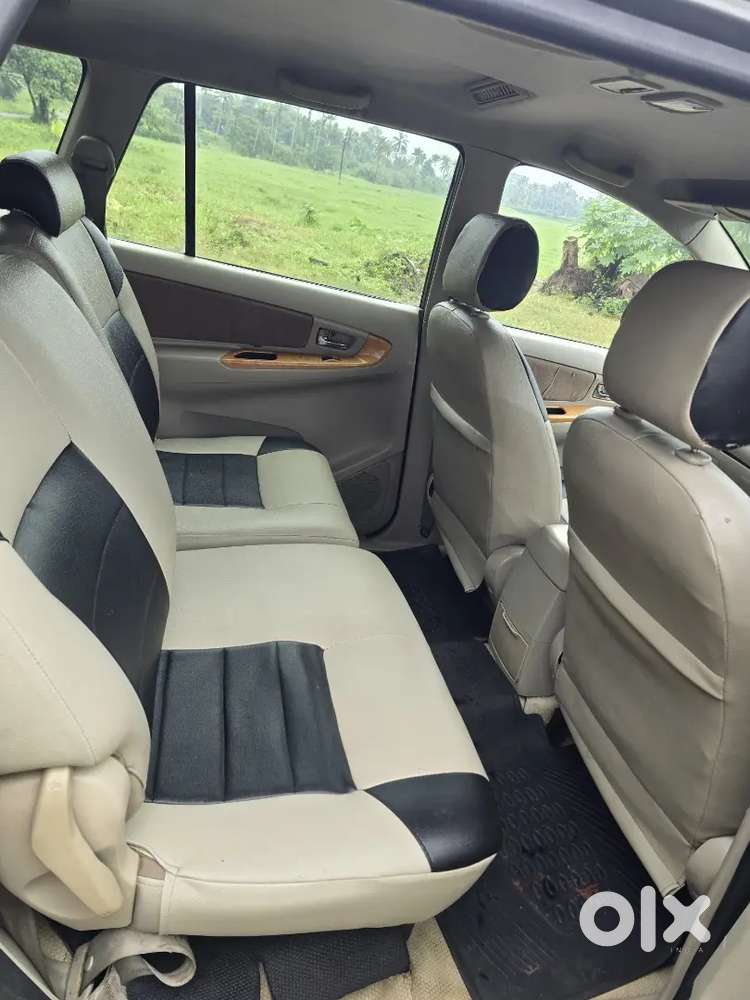 Toyota Innova Diesel 2011 Car