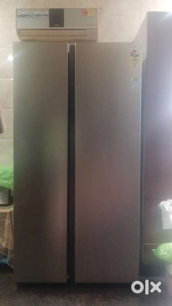 LG Fridge with compressor still under warrnty for imlmediate sale