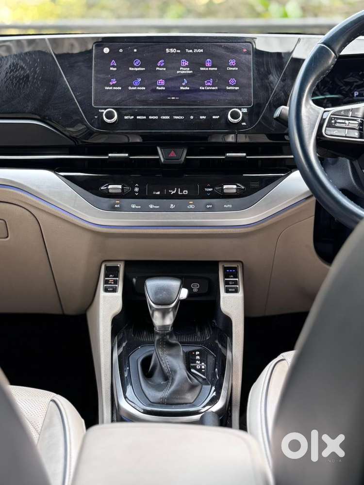 Kia Carens 1.4 Luxury Plus 6 Str, 2022, Petrol