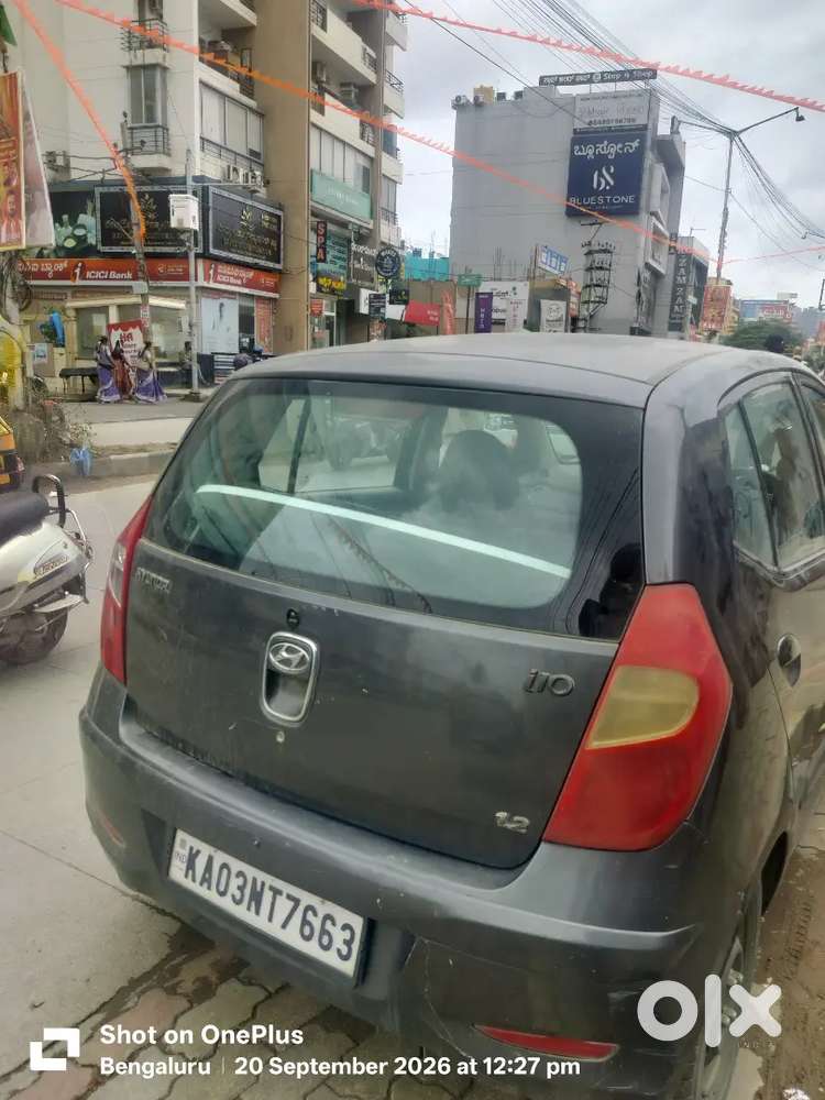 Hyundai i10 Sportz 2011
