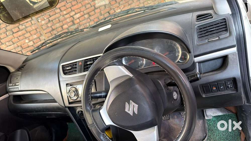 Maruti Suzuki Swift Petrol Manual 2014