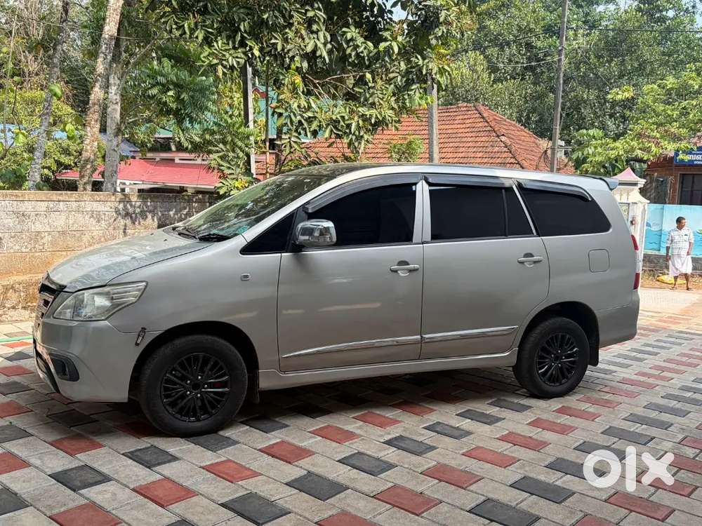 Toyota Innova 2015 Diesel Well Maintained
