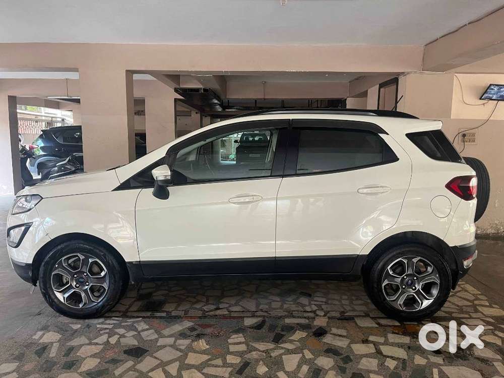 Most Powerful White Suv Best Performance Top Smooth Driving Experience