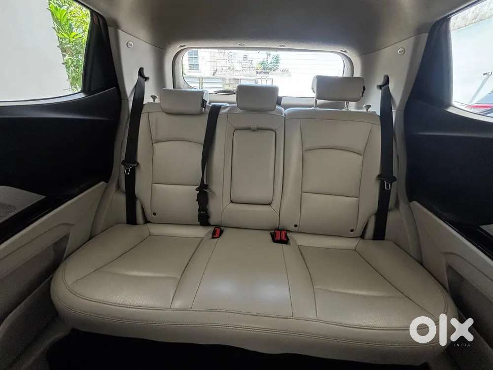 Top End Xuv 300 W8 Optional In Excellent Condition