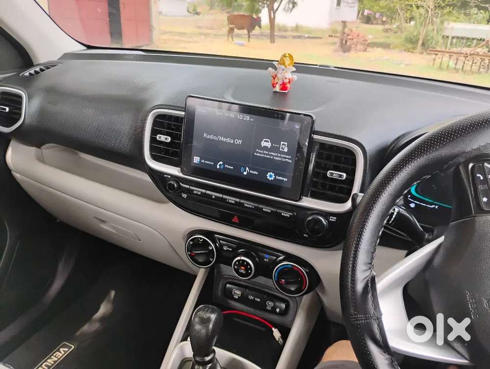 Hyundai Venue Petrol 2025
