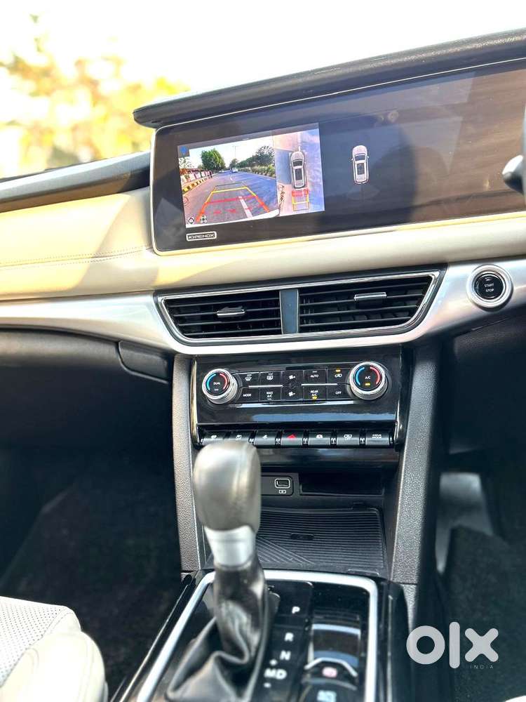 Mahindra Xuv700 2.2 Ax 7 Diesel At Luxury Pack Str, 2025, Diesel