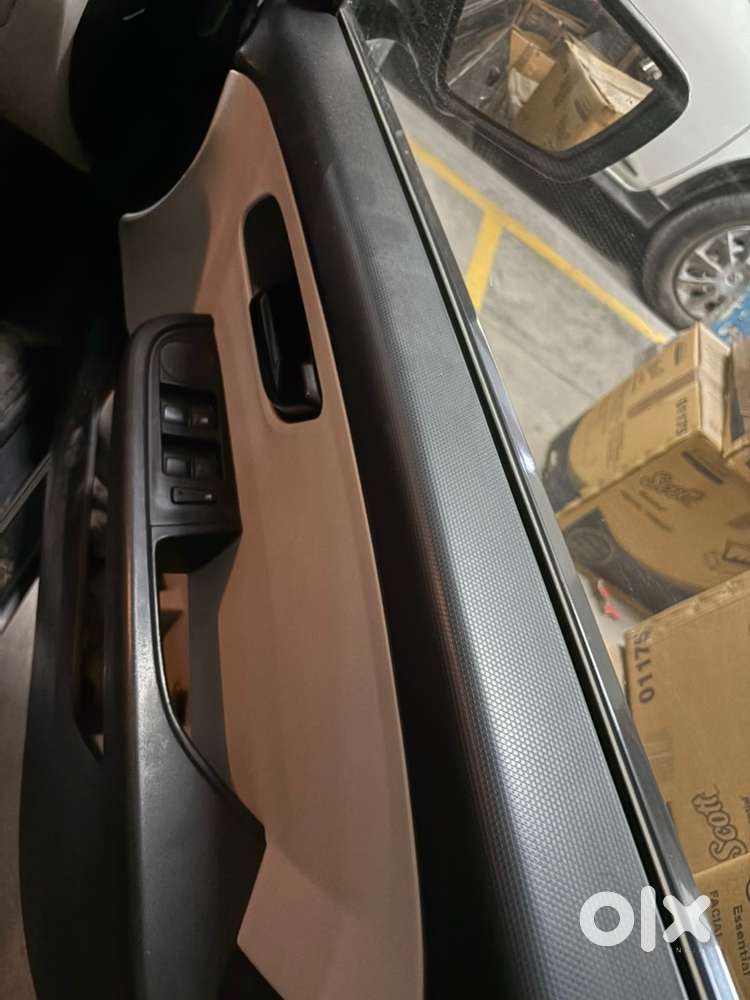 Tata Altroz Xe Petrol 2024