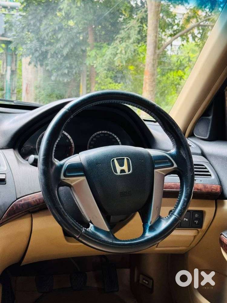 Honda Accord 2.4 Elegance Manual, 2010, Petrol