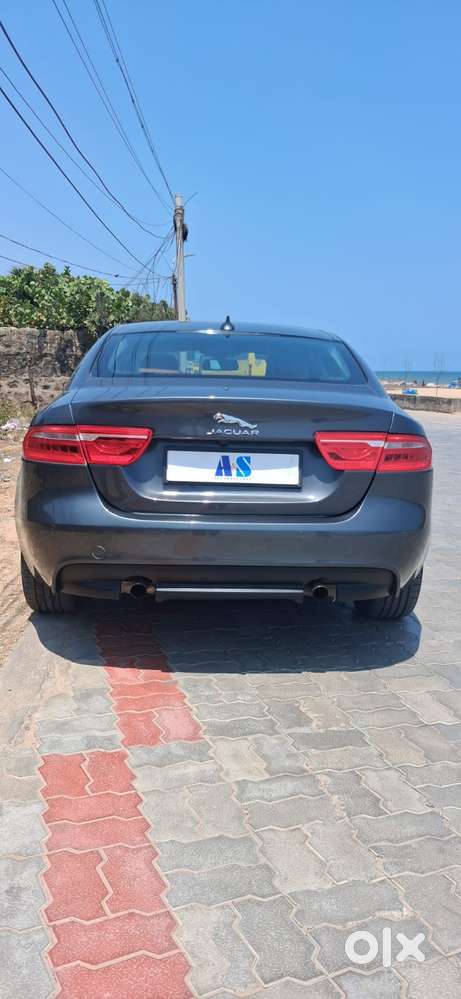 Jaguar Xe Prestige, 2016, Petrol