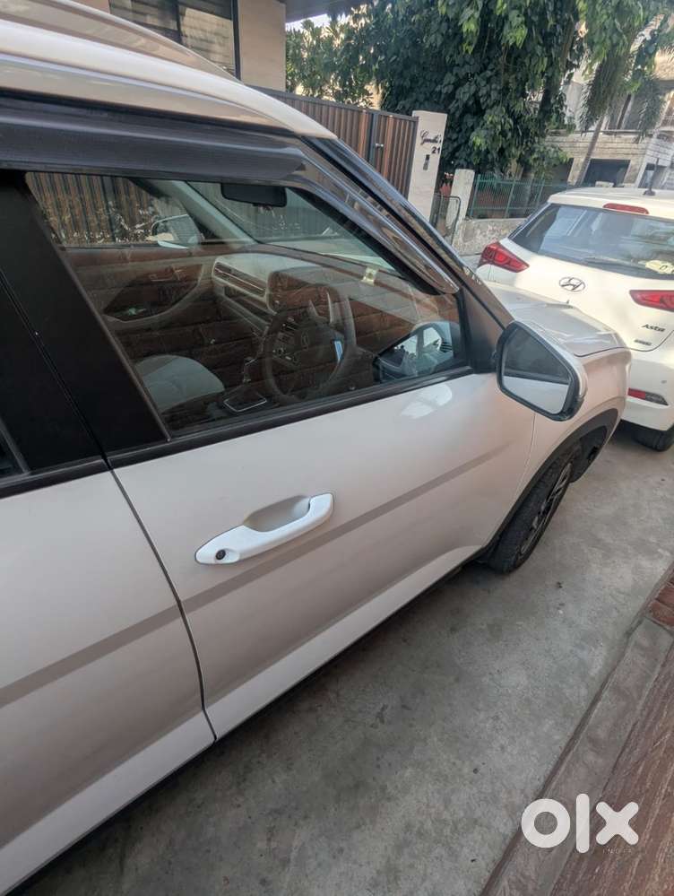 2024 Hyundai Creta Petrol 1.5 - Driven 30000km Only