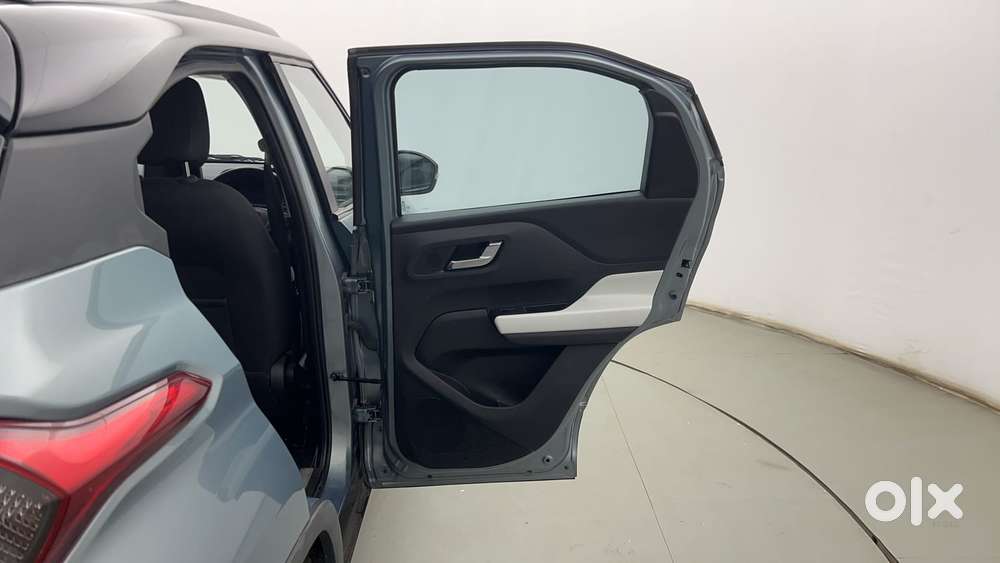 Tata Punch 1.2 Revotron Creative Amt Dual Tone, 2023, Petrol
