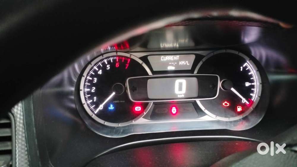 Nissan Kicks Xv Petrol 2019