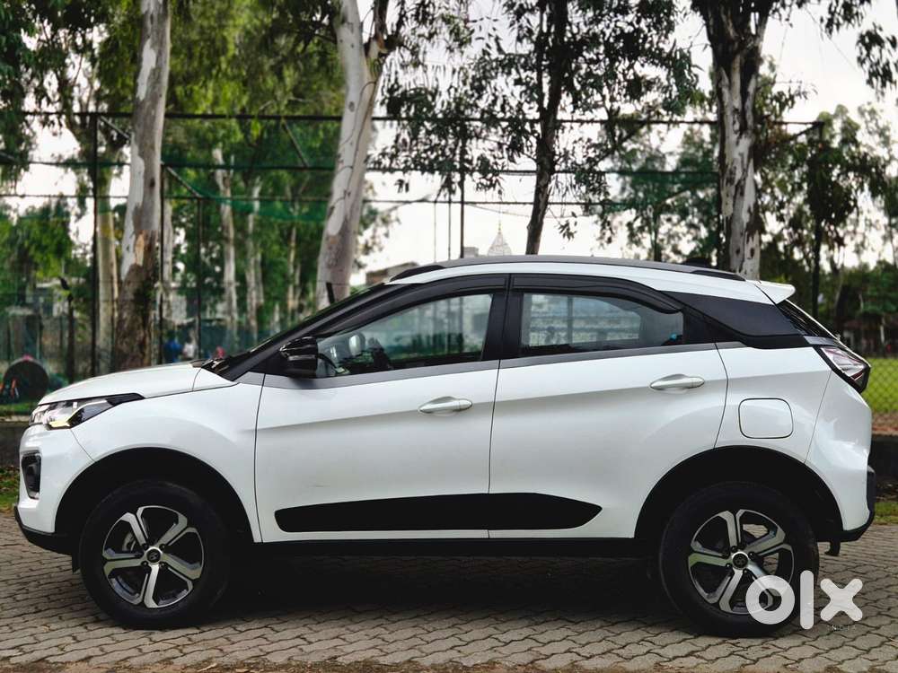 Tata Nexon 1.2 Revotron Xza Plus, 2022, Petrol