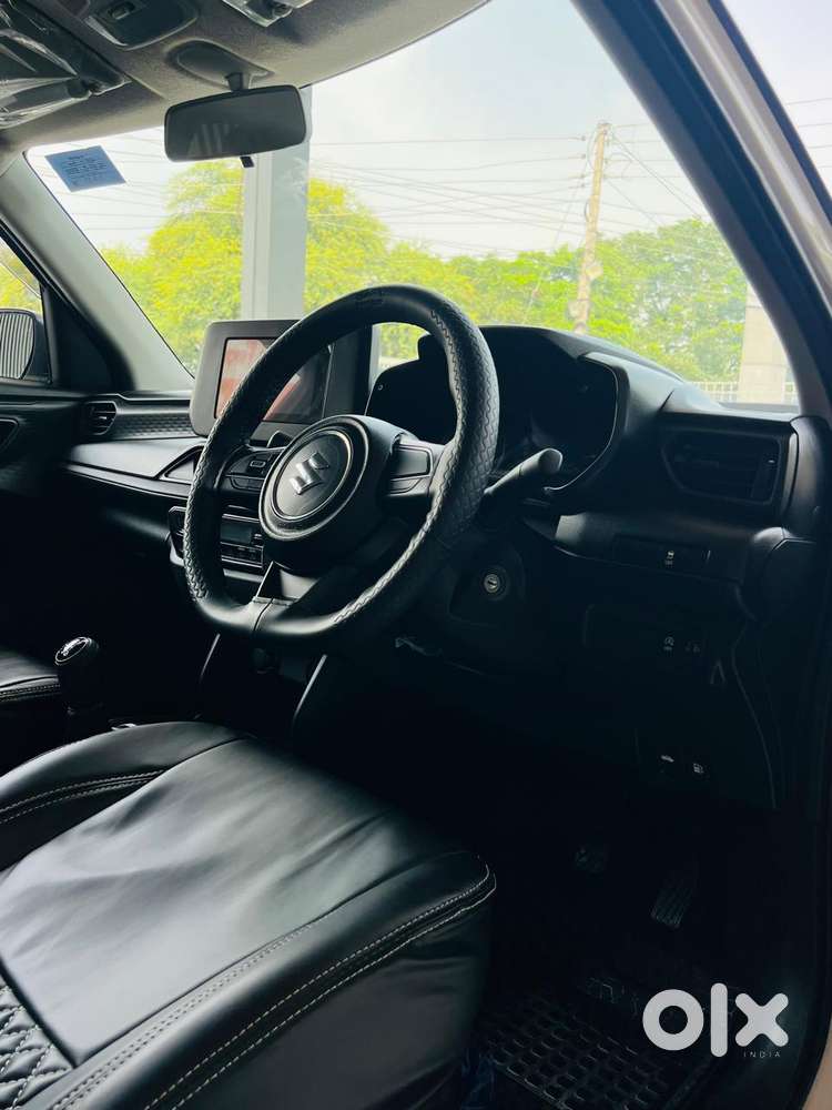 Maruti Suzuki New-gen Swift Vxi, 2025, Petrol
