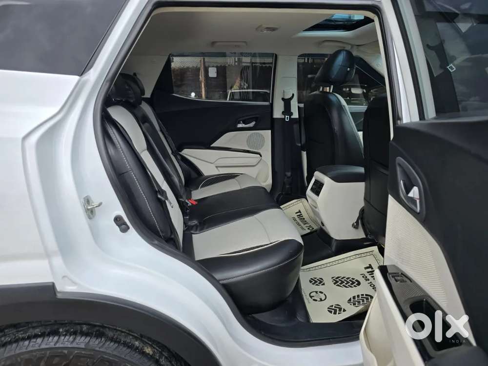 Mahindra Xuv 3xo Ax5l 1.2 Petrol At, 2025, Petrol