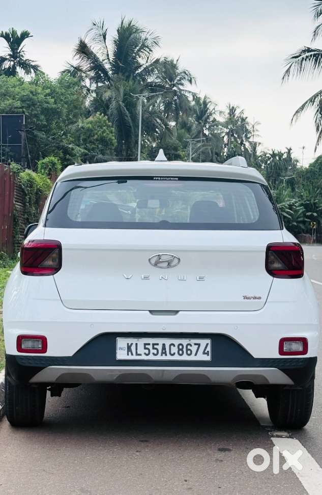 Hyundai Venue S Turbo, 2020, Petrol
