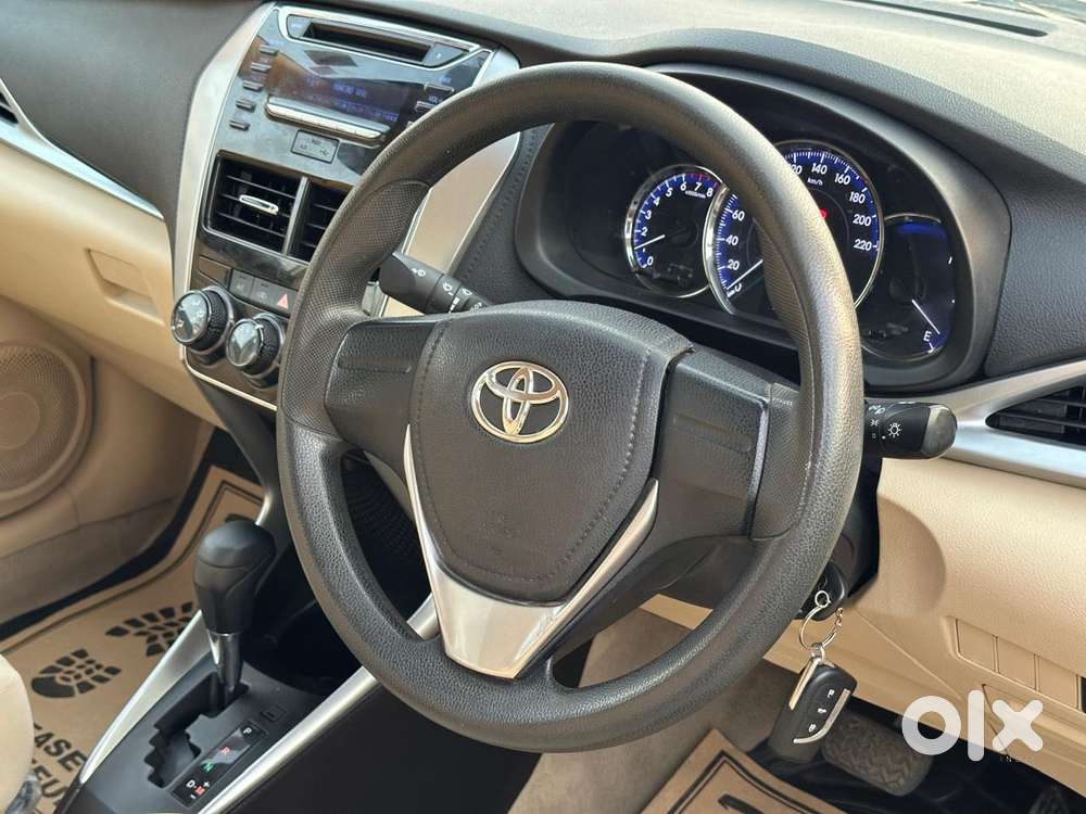 Toyota Yaris J Cvt, 2019, Petrol