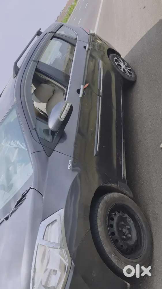 Maruti Suzuki Ertiga Lxi 2013