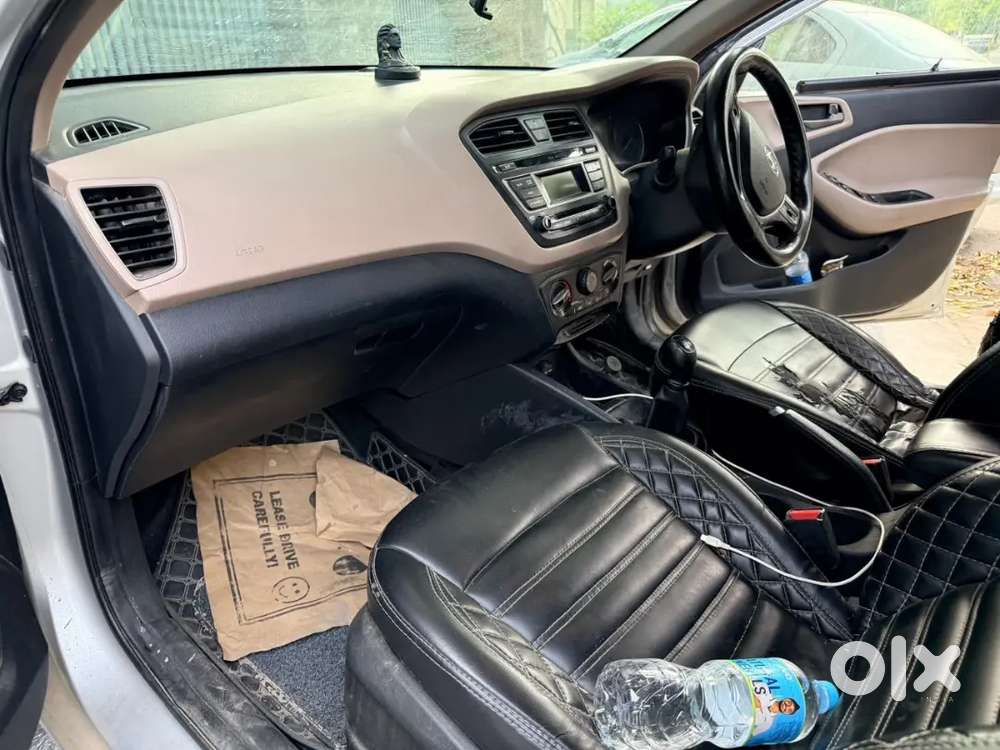 Hyundai I20 Sports Petrol Manual 50000 Km Run Silver Color.