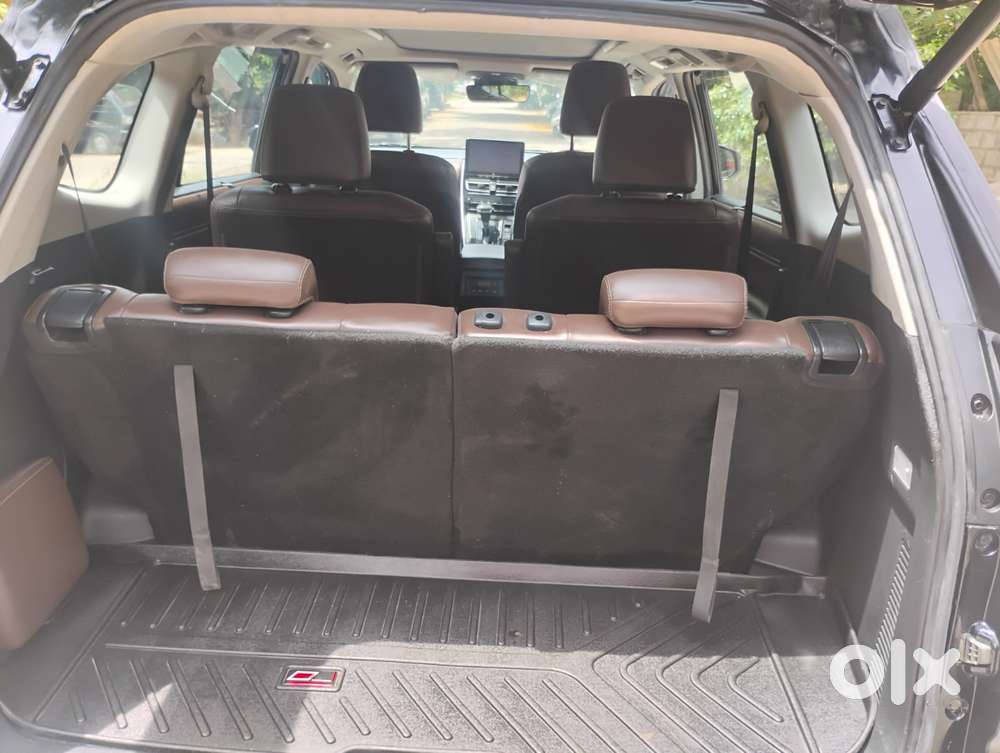 Toyota Innova Hycross 2.0 Zx Hybrid 7 Str, 2025, Petrol