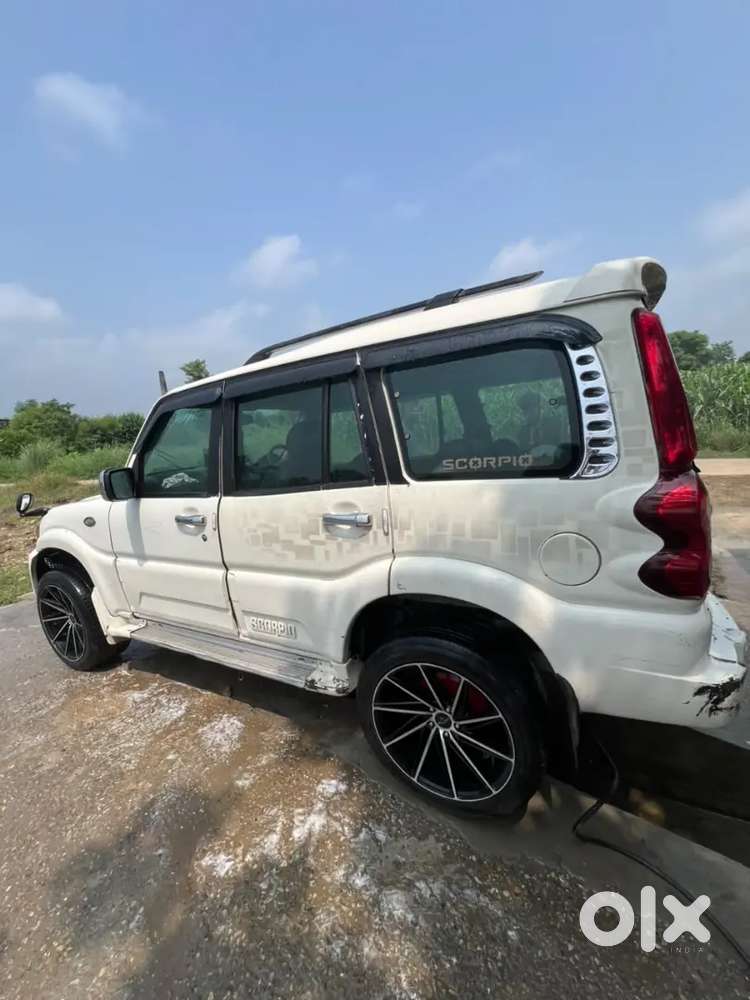 Mahindra Scorpio Classic 2009