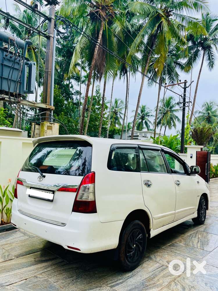 Toyota Innova Diesel 2014