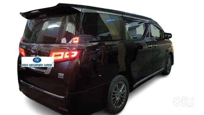 Toyota Vellfire 2.5 Executive Lounge, 2022, Petrol