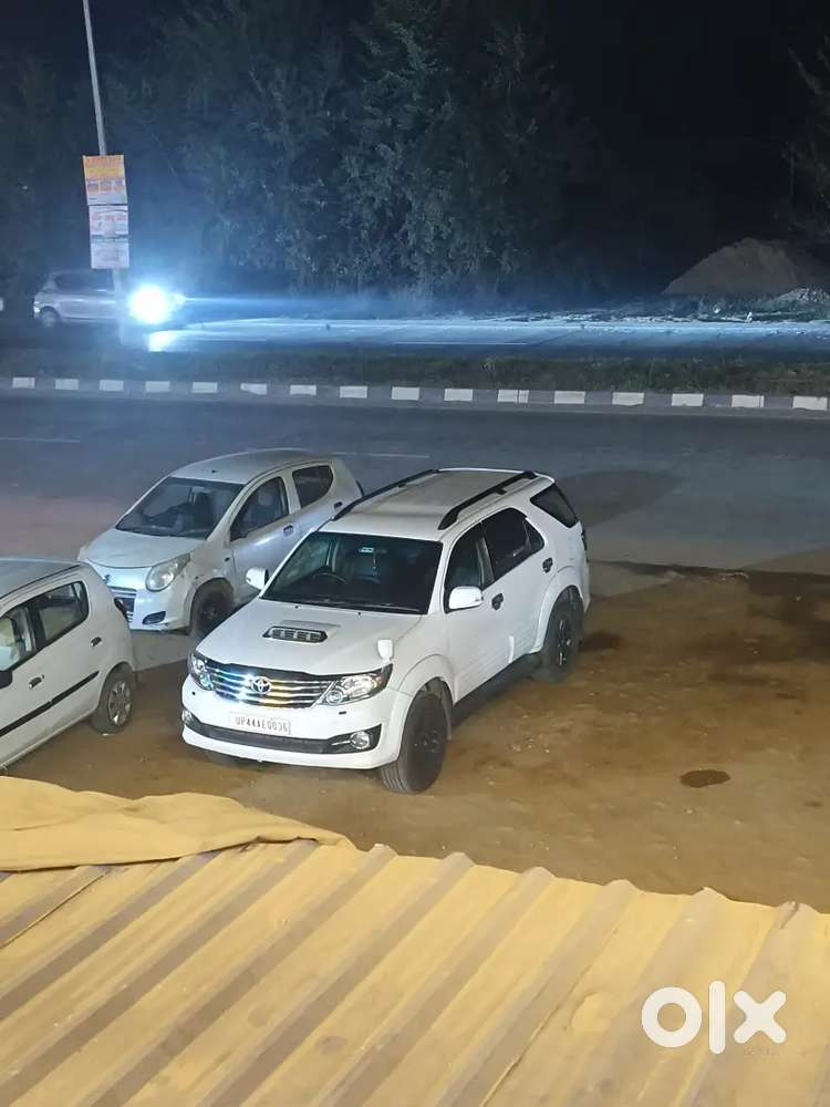 Toyota Fortuner 2015 Diesel 125000 Km Driven