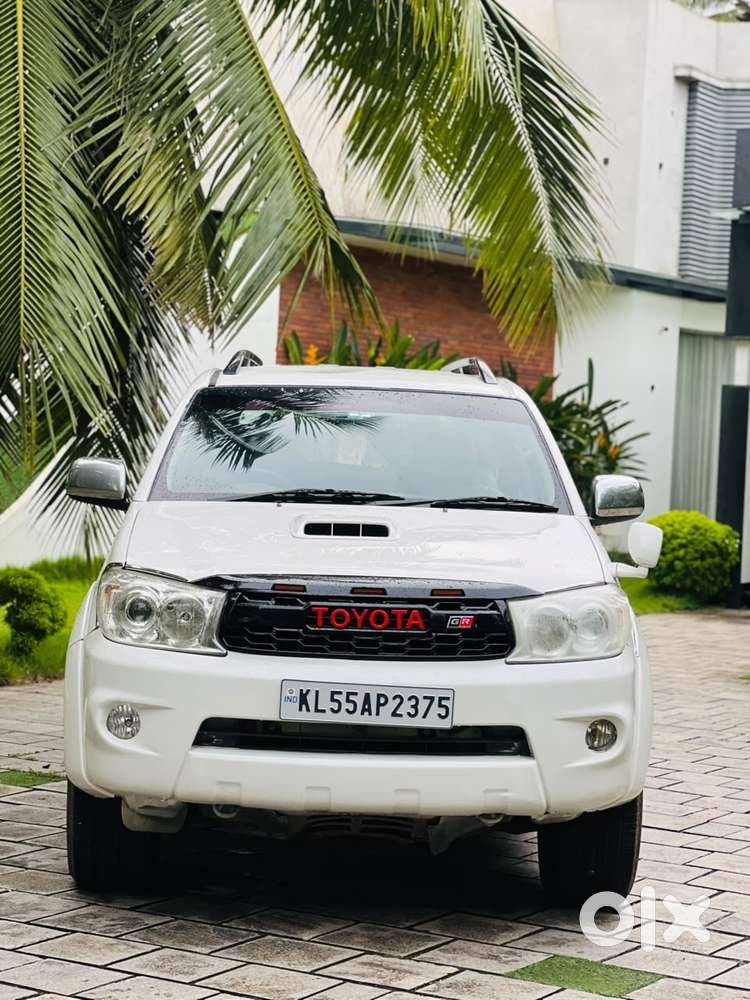 Toyota Fortuner 3.0 4x4 Manual, 2011, Diesel