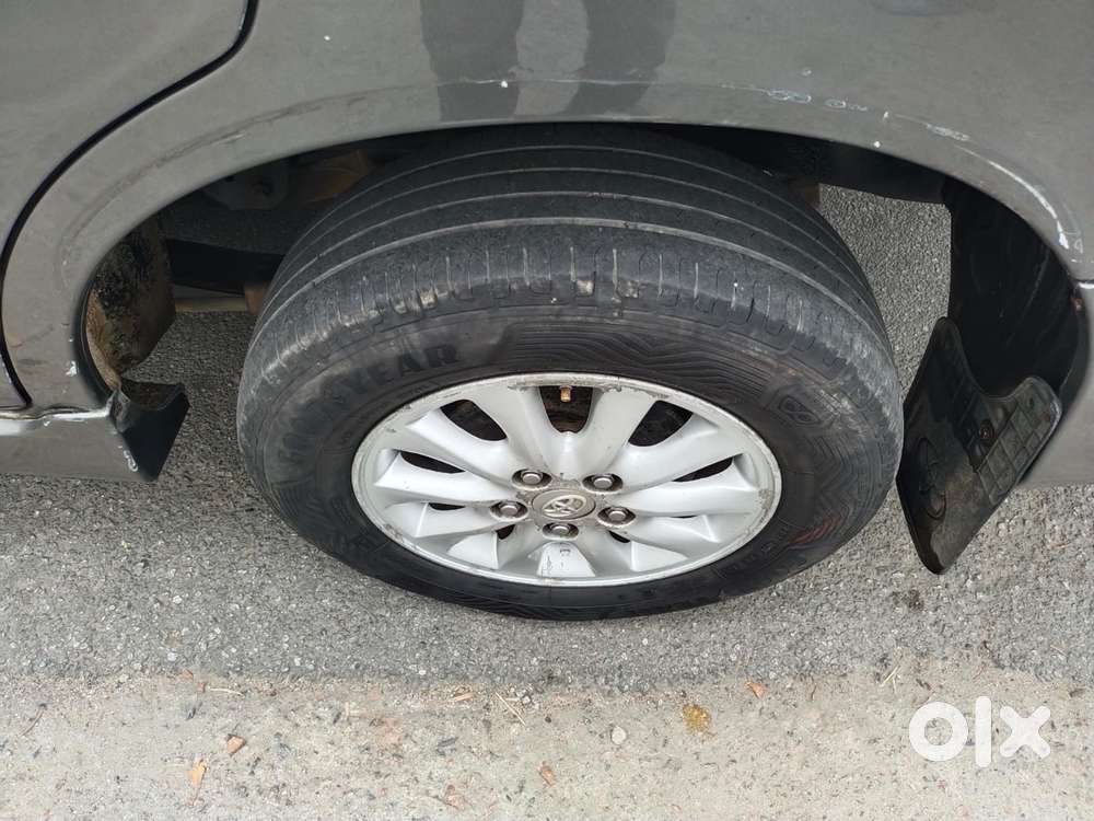 Toyota Innova 2.5 Z Diesel 7 Seater Bs Iv, 2014, Diesel