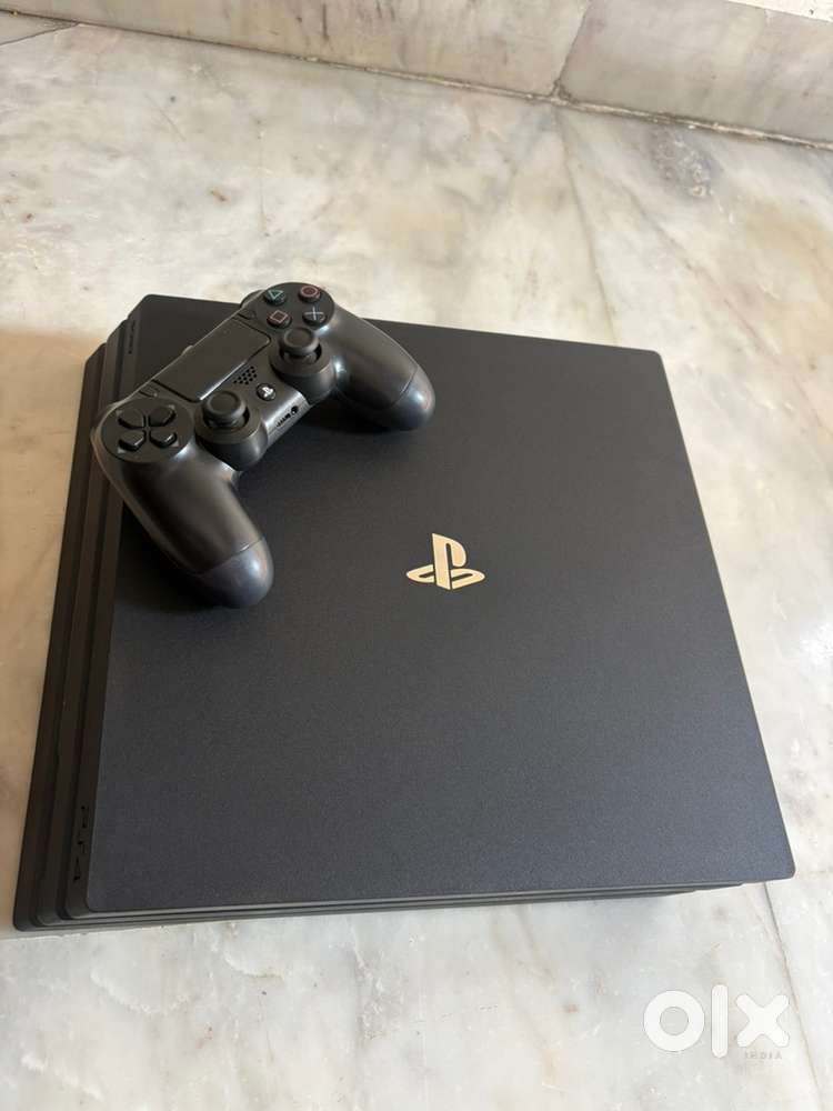 PS4 pro j@il bre@k 1tb 4k gameing 1controller