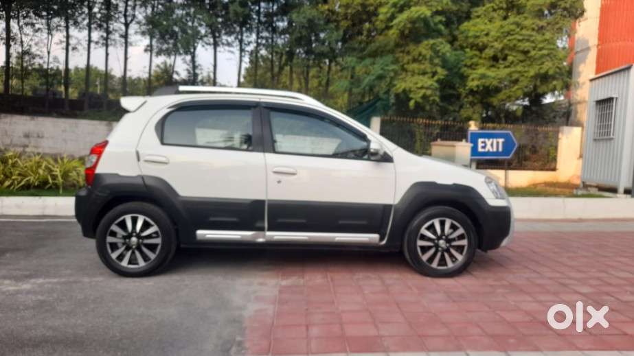 Toyota Etios Cross 1.2l G, 2019, Petrol