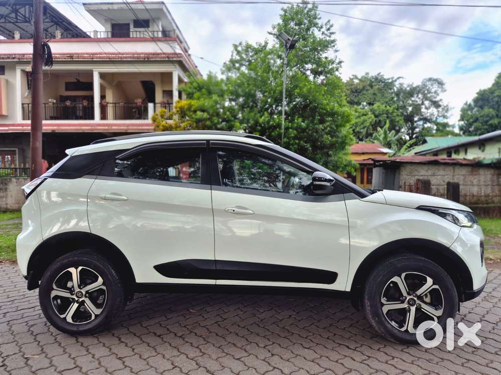 Tata Nexon 1.2 Revotron Xza Plus, 2022, Petrol
