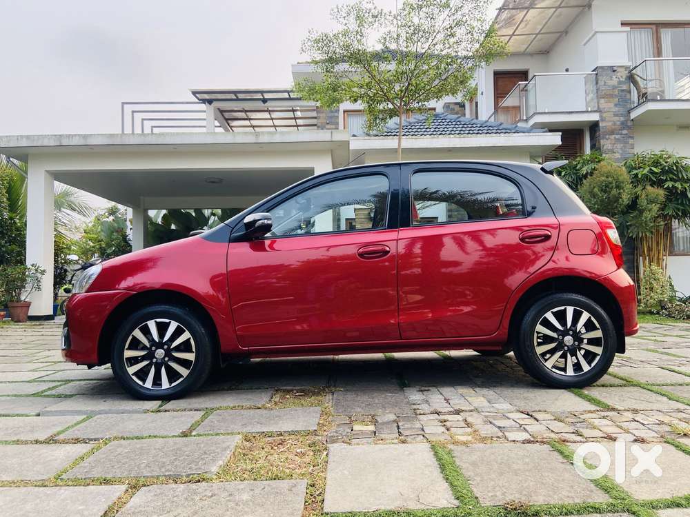 Toyota Etios Liva V Dual Tone, 2018, Petrol