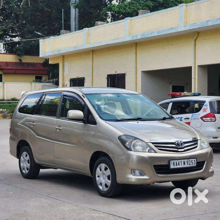 Toyota Innova 2.0 Gx 8 Seater Bs Iv, 2011, Diesel