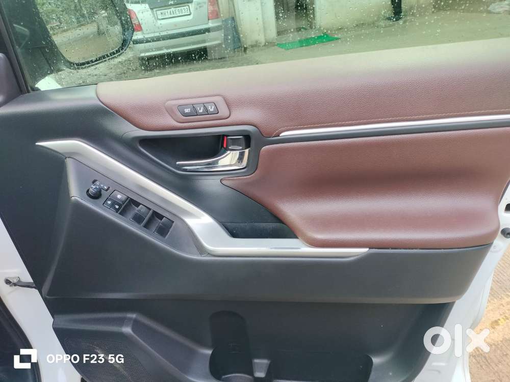 Toyota Innova Hycross 2.0 Zx Hybrid 7 Str, 2023, Petrol