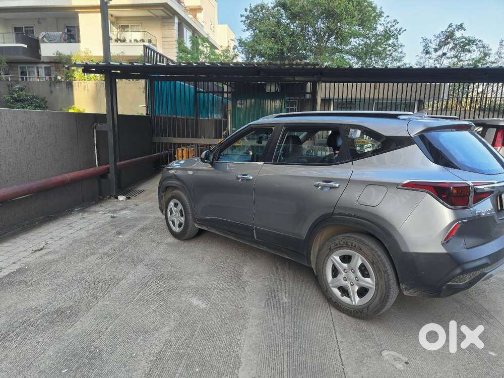 Diesel Seltos, With Ice Cube Fog Lamps, Roof Rails And Touch System