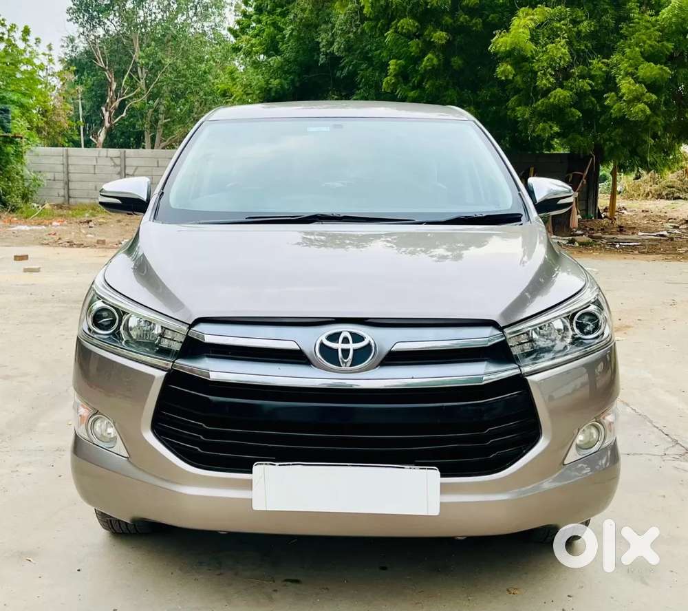 Toyota Innova Crysta 2.8 Zx At 7 Seater, 2016, Diesel