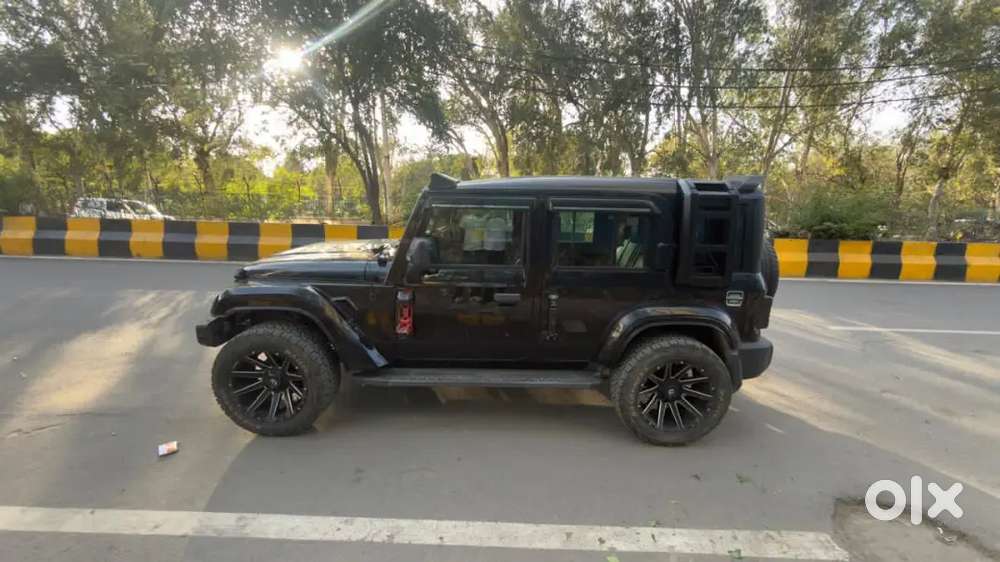 The Ultimate Beast: 2025 Thar Roxx Ax7l Diesel At (rwd)